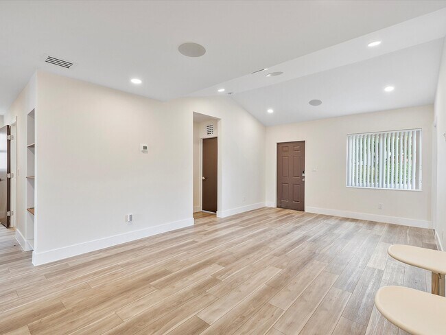 Building Photo - 203 NE 107th St