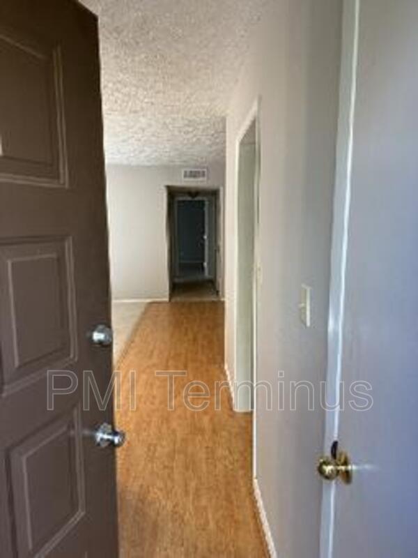 Building Photo - 2307 Cumberland Ct SE