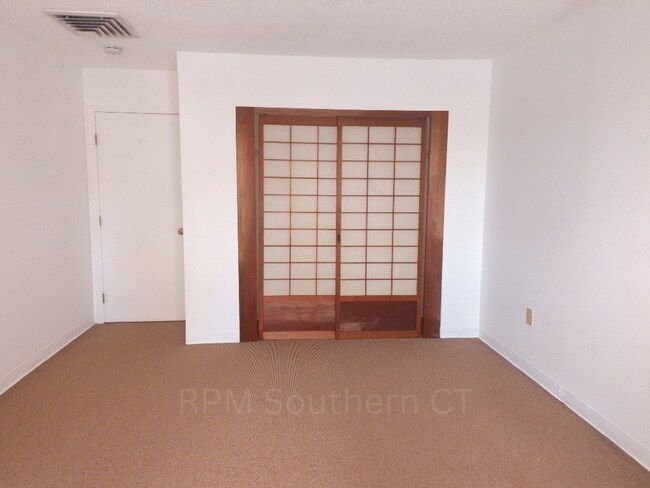 Building Photo - 1 Bedroom Condo | Whitneyville