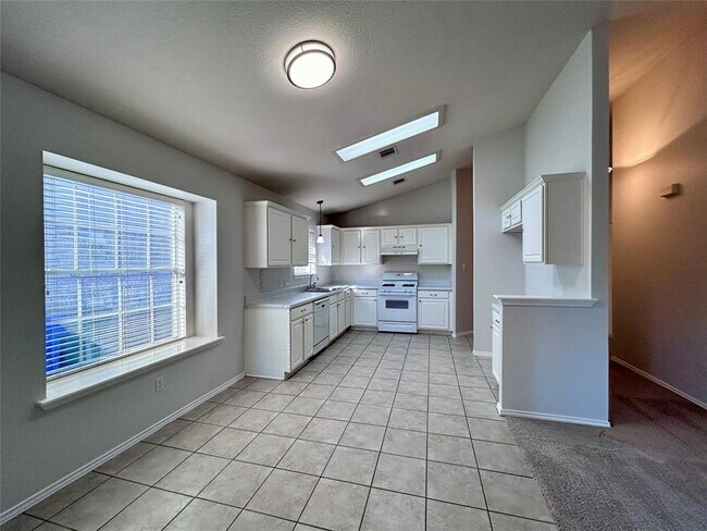 Building Photo - 716 Leann Ln