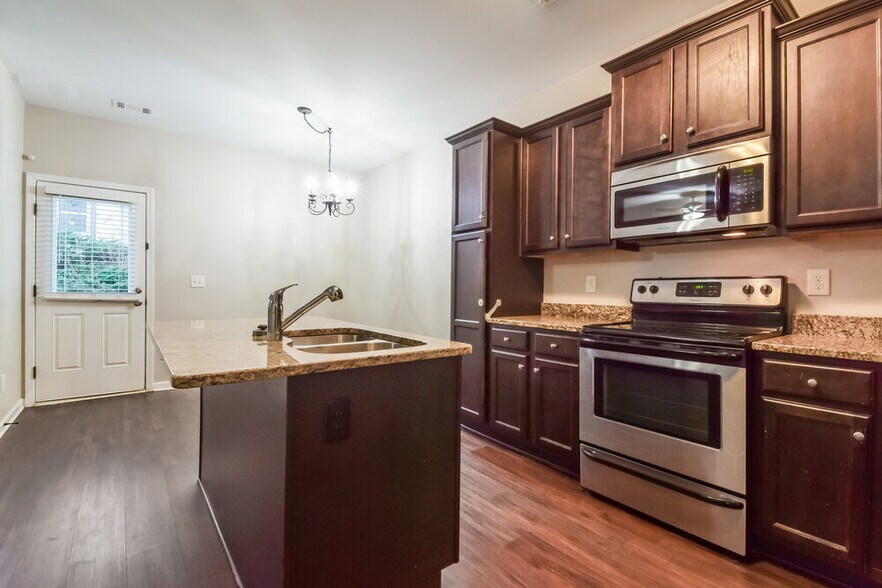 Building Photo - 116 Bethany Manor Dr