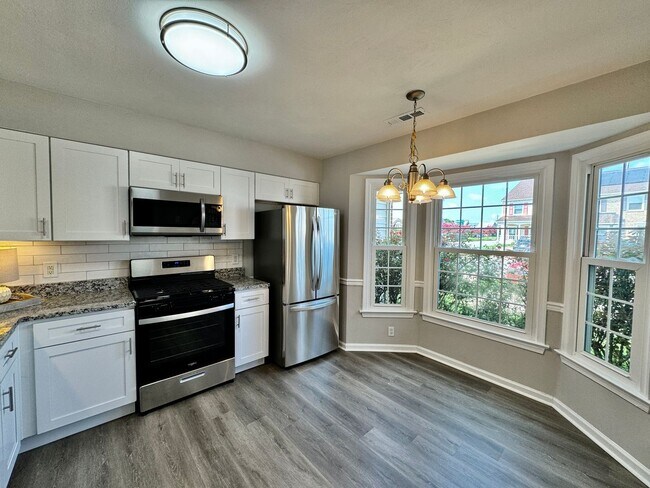 Building Photo - COMPLETELY Updated & Ready 08-21-26!! Sparkling Community Pool - Pet Friendly - Fenced Backyard!