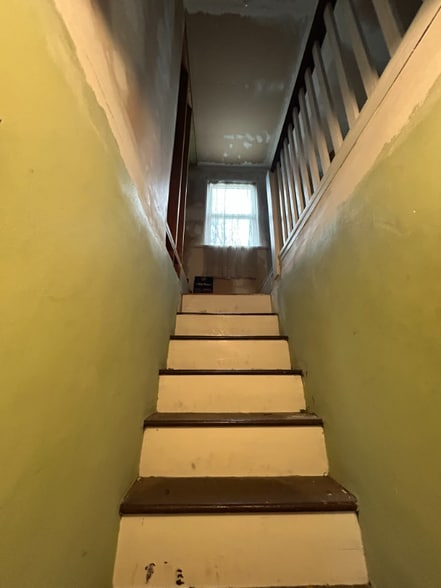 Building Photo - 505 Chaudet Ave