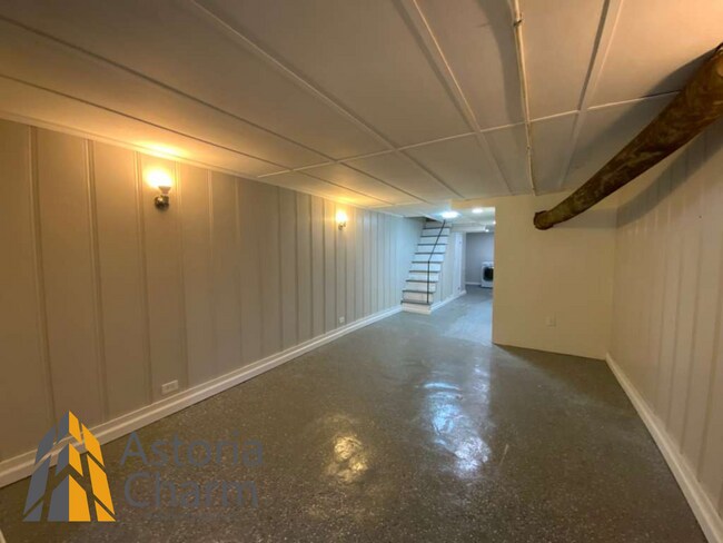 Building Photo - 3 Bedroom 1.5 Bath Baltimore Home with Finished Basement and Fenced Yard