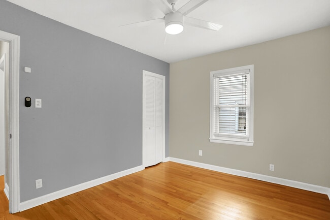 Building Photo - 233 W Westfield Blvd