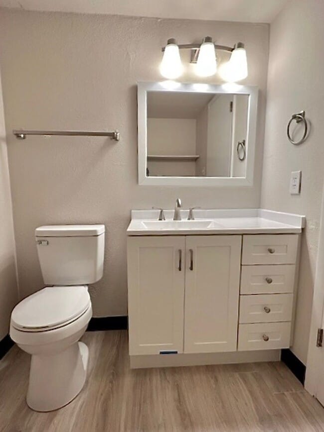 Building Photo - 3 Bed/1.5 Bath Quail Creek Condo