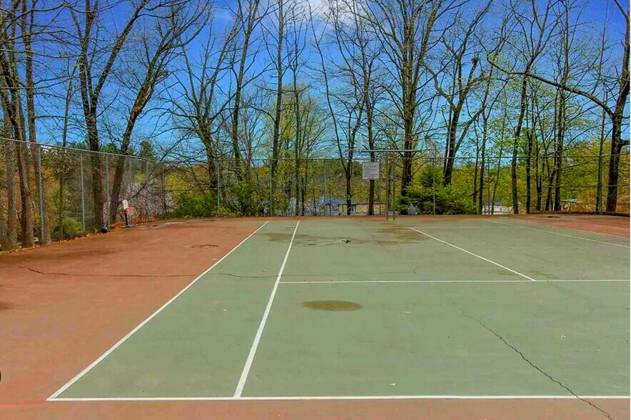 Building Photo - 13 Silvestri Cir