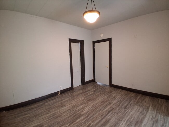 Building Photo - 501 Bowman-N