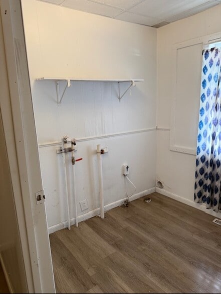 Building Photo - 309 Plum St