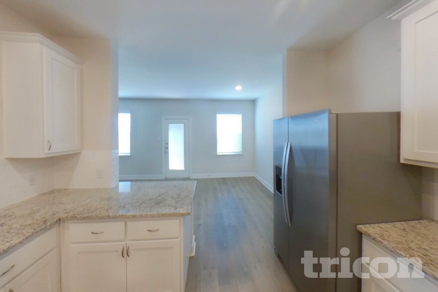 Building Photo - 1209 Bullock Dr