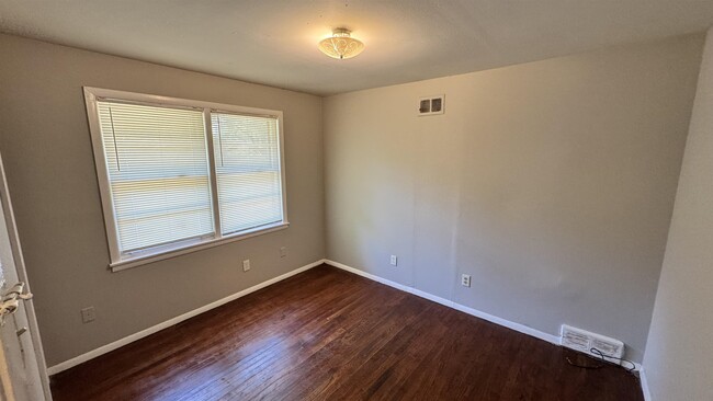 Building Photo - 4956 Durbin Ave