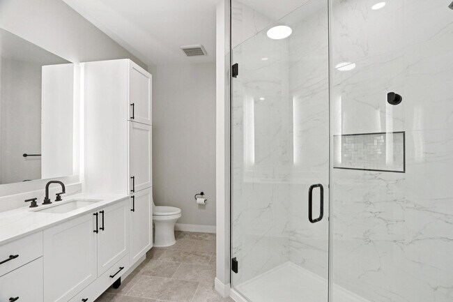 Building Photo - 18 Artisan Dr