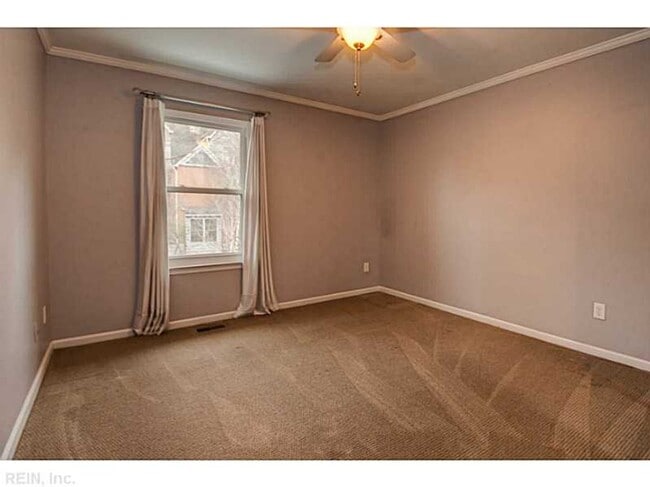 Building Photo - 3 Bed 2.5 Bath Townhouse for rent in Norfo...