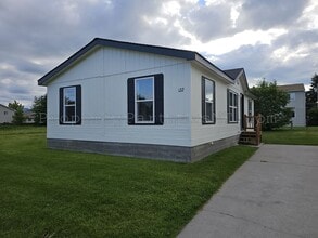 Building Photo - Very Nice 3 Bed 2 Bath Modular house