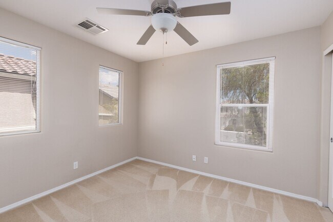 Building Photo - 3 bedroom single family home in Henderson!