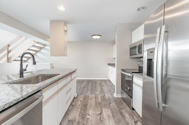 Building Photo - 1003 Cherrington Dr