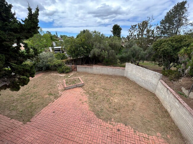 Building Photo - 5074 La Dorna St
