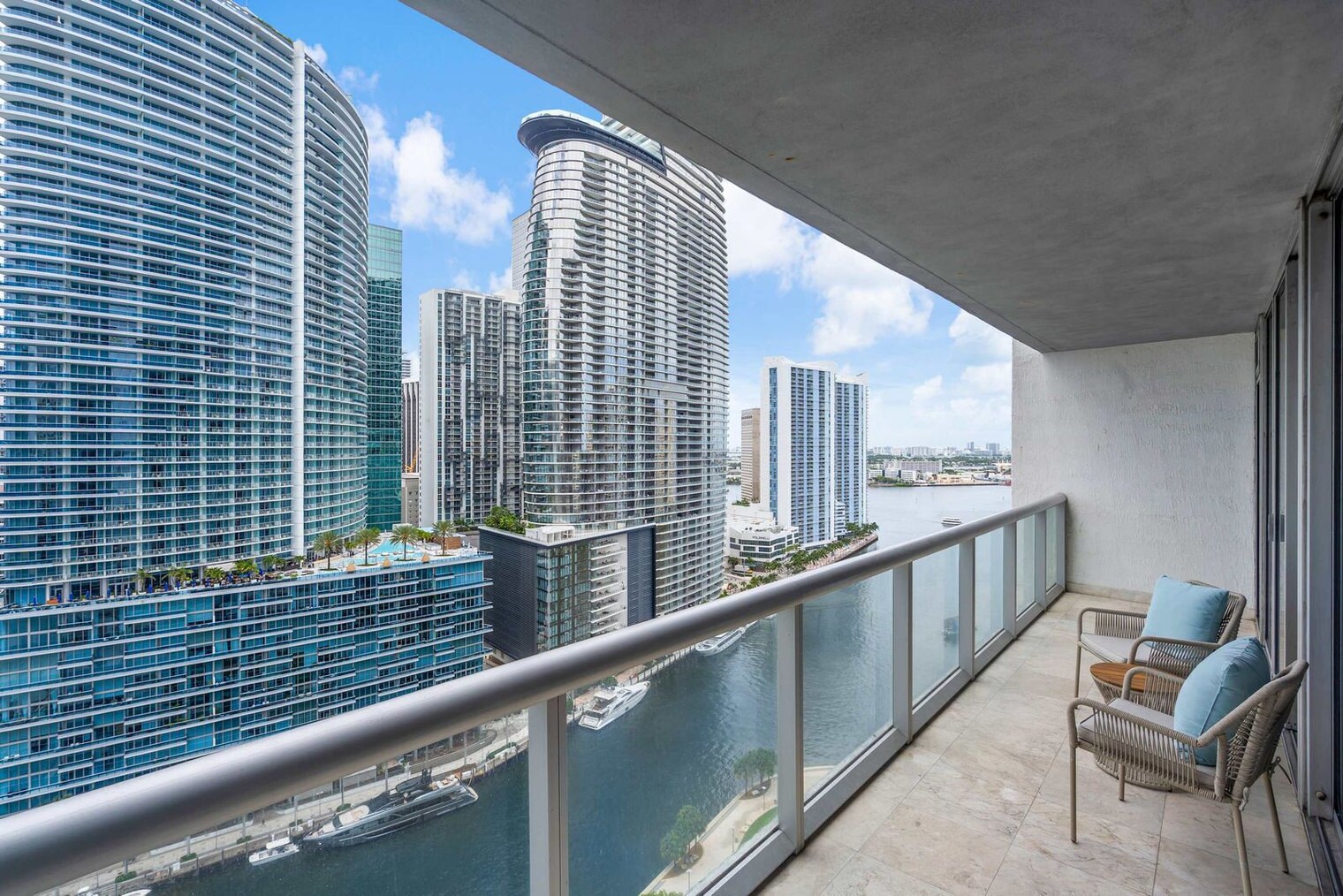 Building Photo - 485 Brickell Ave