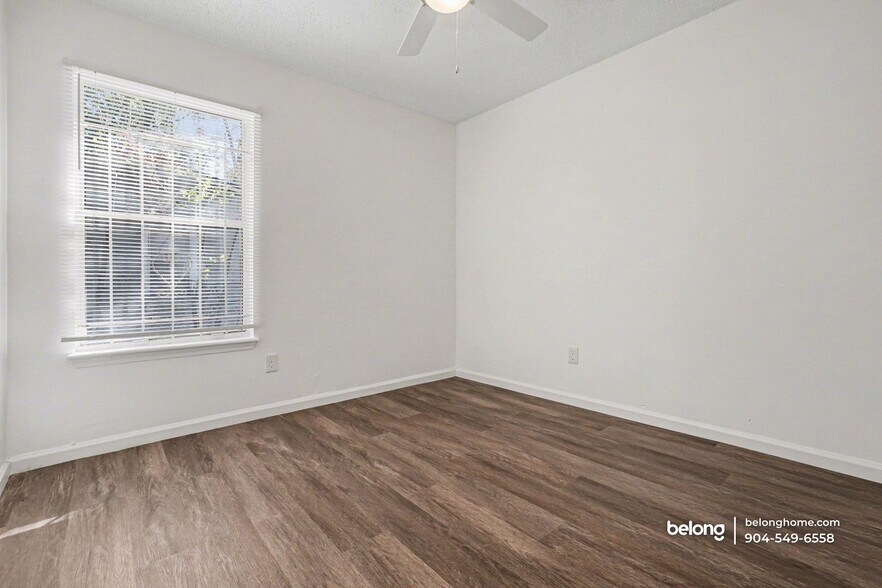 Building Photo - 1995 W 4th St