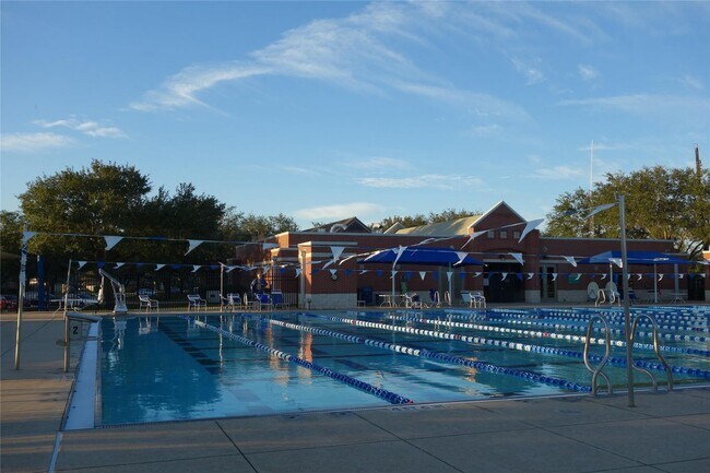 Building Photo - 4611 Summer Lakes