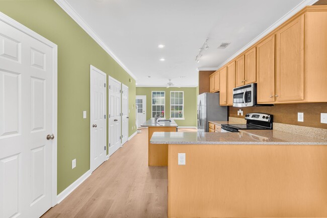 Building Photo - Gorgeous Market Common Townhome w/ Garage
