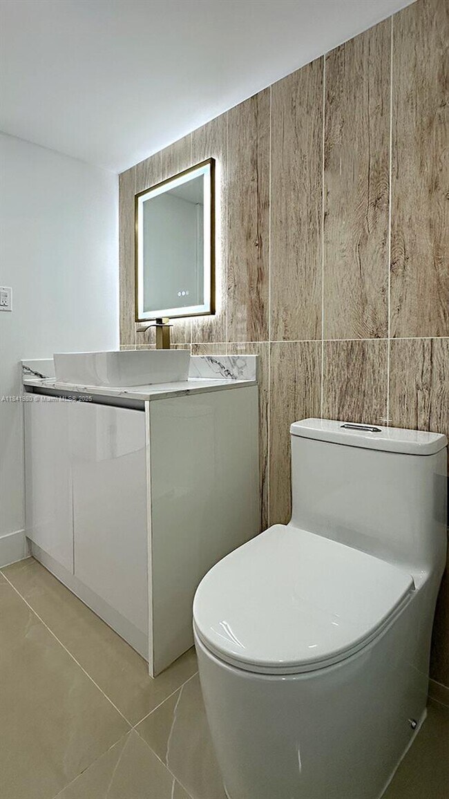 Building Photo - 18071 Biscayne Blvd