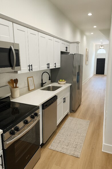 Building Photo - 1706 McCulloh St