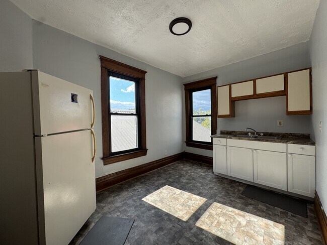 Building Photo - 124 Fayette St
