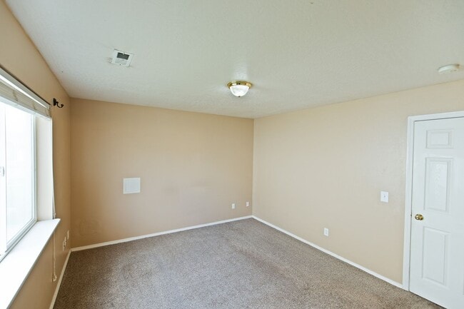 Building Photo - Home In the Landings