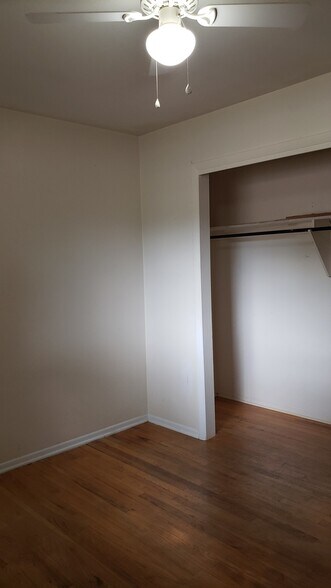 Building Photo - 1400 Brentwood Dr