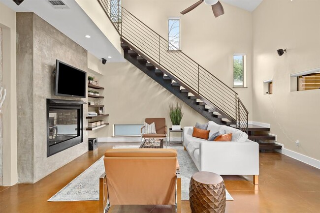 Building Photo - 2104 Airole Way