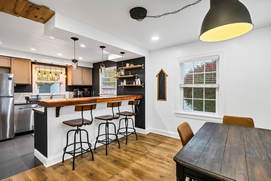 Building Photo - 1140 Trumbull Ave SE