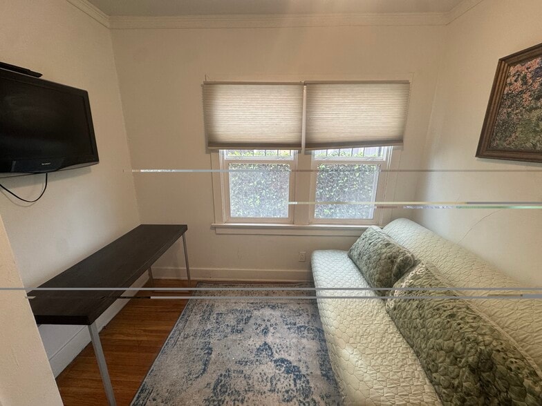 Building Photo - 1056 S Redondo Blvd