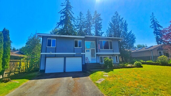 Primary Photo - 3 Bed, 2 Bath 2 Story Home in Sought After...