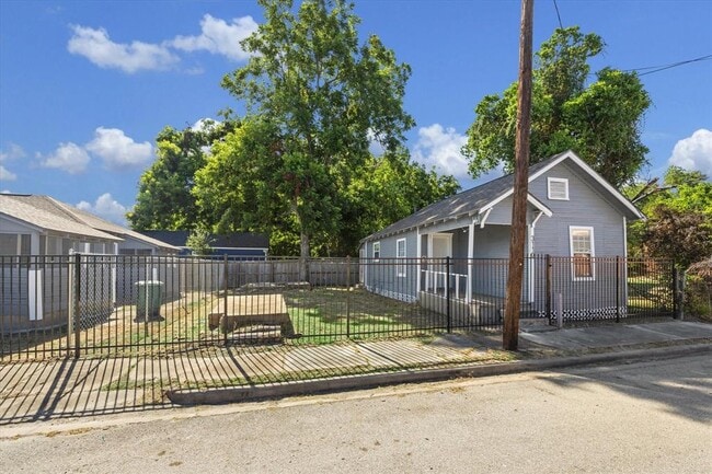 Primary Photo - 3110 Canfield St