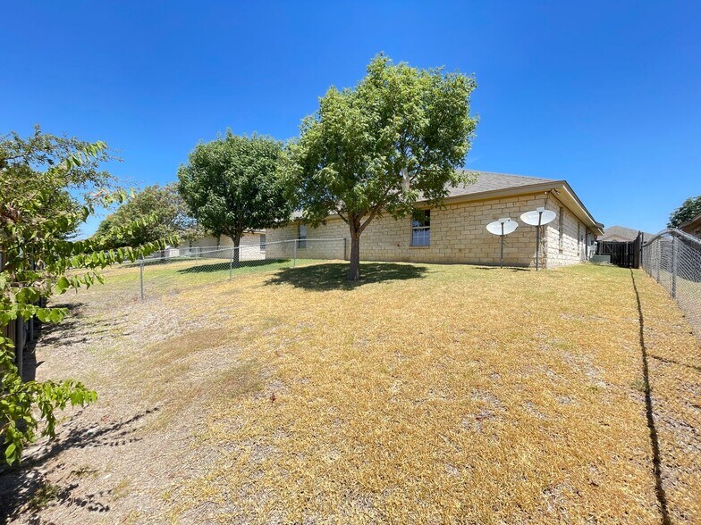 Building Photo - 1208 Powder River Dr