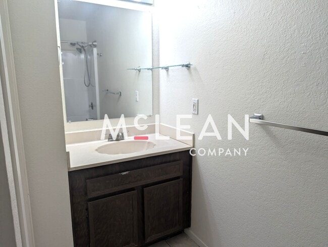 Building Photo - Cozy Palm Springs Villas II Condo