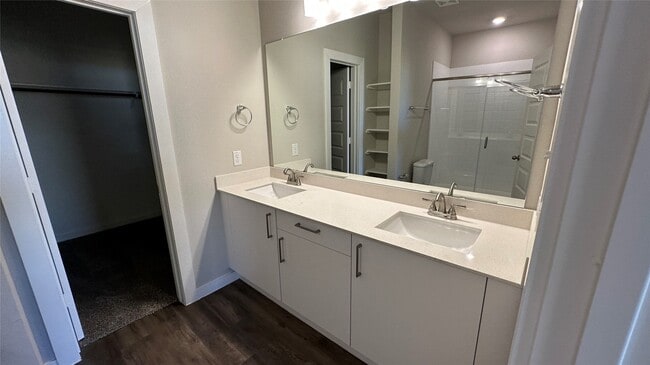 Building Photo - 9804 Grosbeak Ln