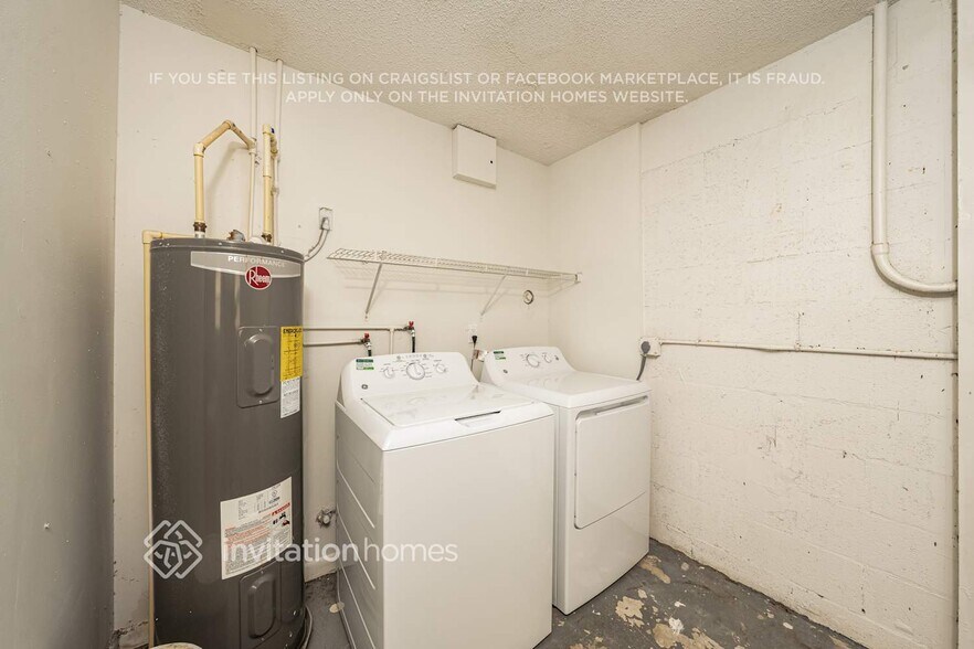 Building Photo - 5646 Lincoln Cir E