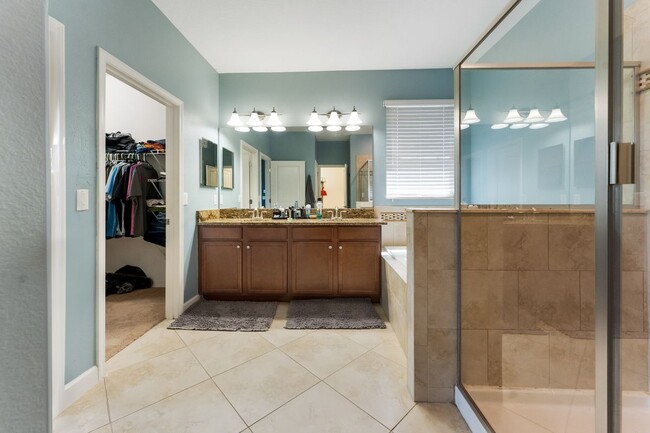 Building Photo - 13156 Green Violet Dr