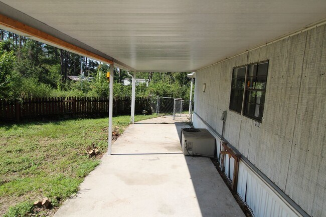 Building Photo - 8433 Pin Oak Rd