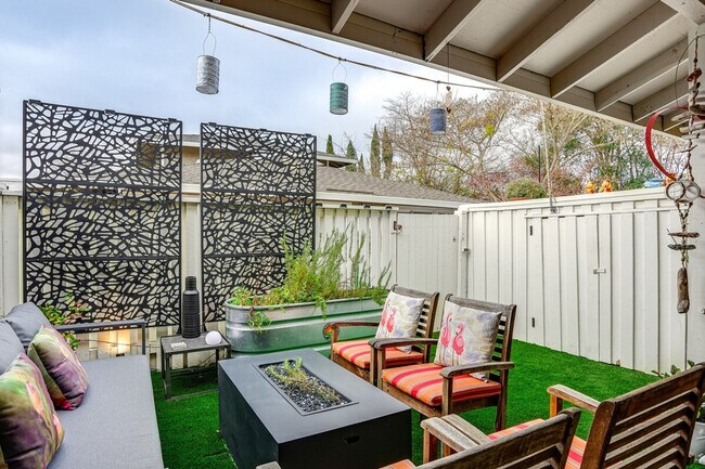 Building Photo - 46 Belvedere Ct