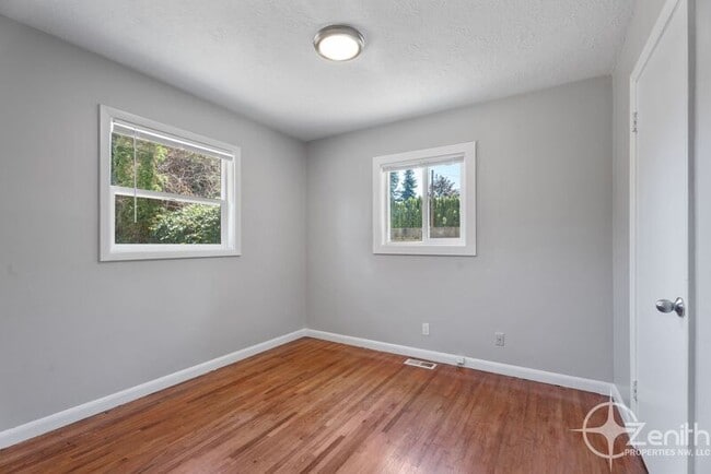 Building Photo - 4207 NE 59th Ave