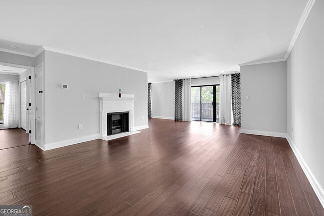 Building Photo - 1104 Pine Heights Dr NE