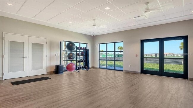 Building Photo - 12180 Wellen Golf St