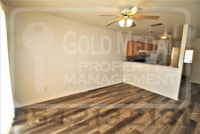 Building Photo - 4509 Deek Dr
