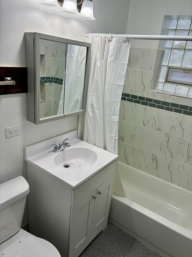 Building Photo - 5215 W Potomac Ave