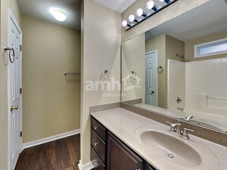 Building Photo - 114 Ridge Lake Dr