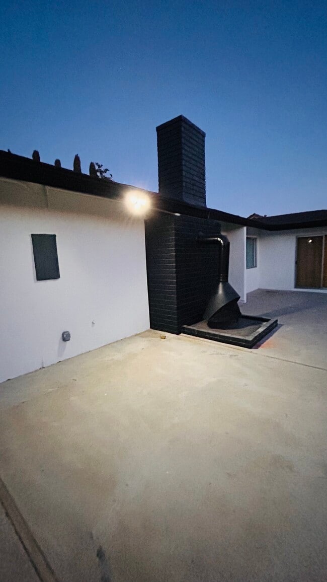 Building Photo - 157 Camino La Madera