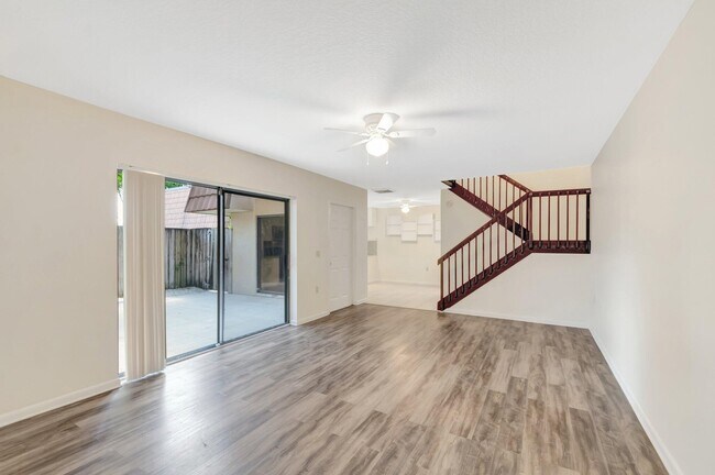 Building Photo - 579 Green Springs Pl